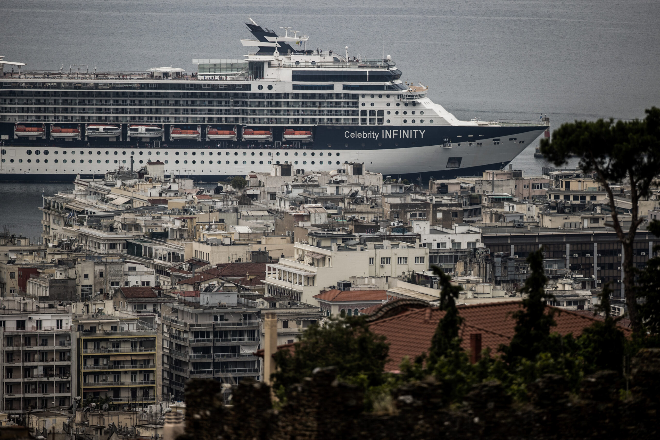 Δύο κρουαζιερόπλοια έδεσαν στο λιμάνι της Θεσσαλονίκης