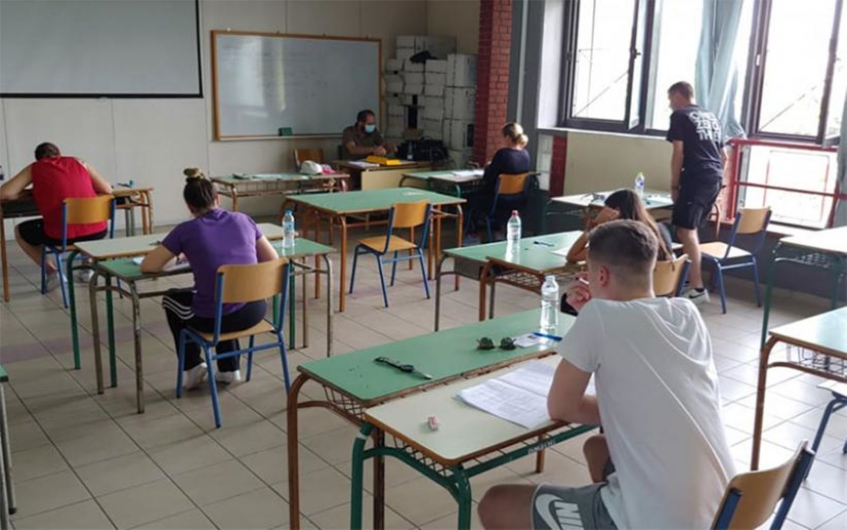 Το πρόγραμμα της δεύτερης εβδομάδας Πανελληνίων Εξετάσεων – Έναρξη εξετάσεων για τα γυμνάσια