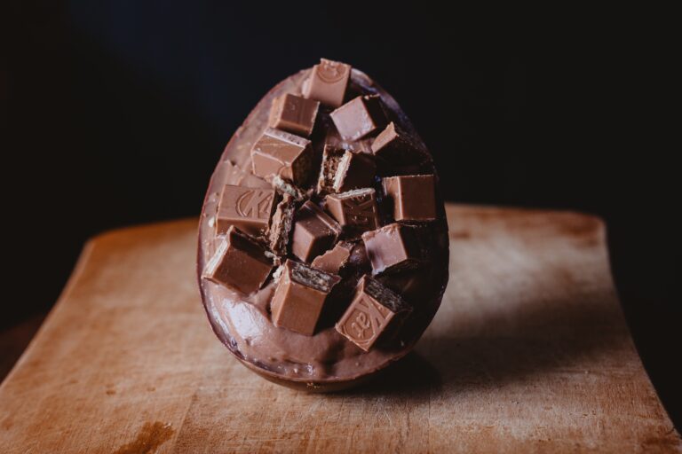 Ένθετο Οικονομία: Ακριβαίνει η σοκολάτα – Υψηλά 7ετίας για τη διεθνή τιμή του κακάο