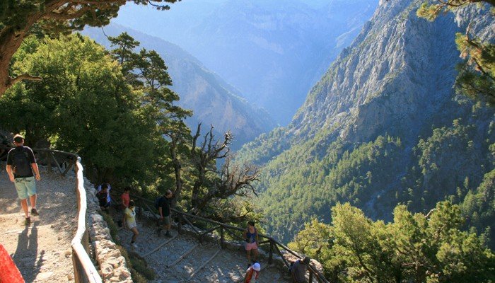 Σητεία: Υπο έλεγχο η φωτιά δυτικά του Φαραγγιού του Ρίχτη