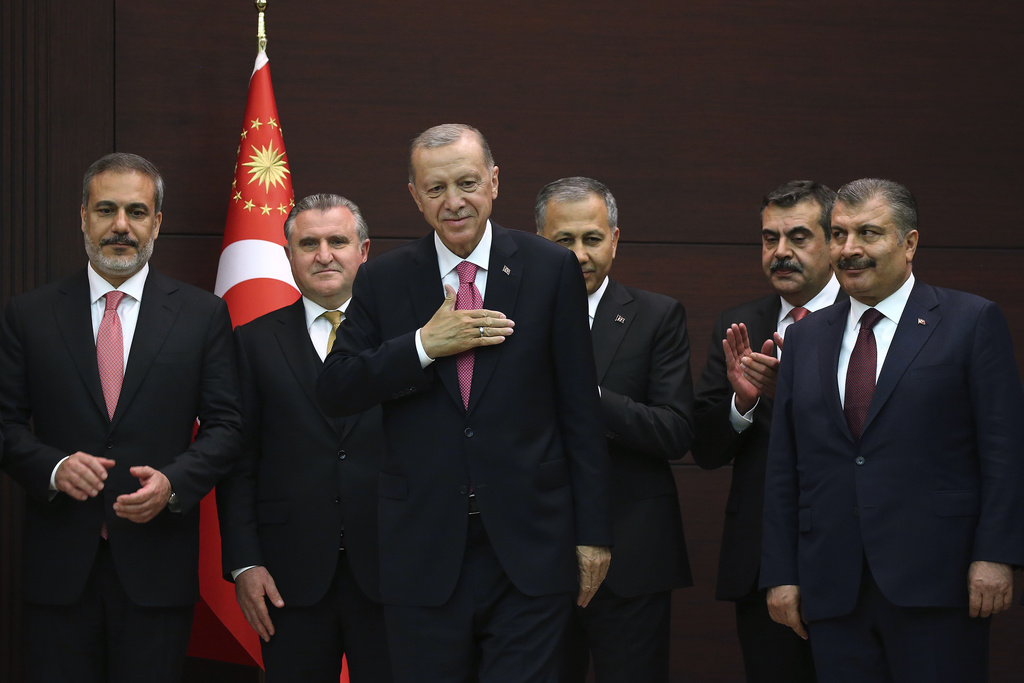 Τουρκία: Τα πρόσωπα «κλειδιά» του νέου υπουργικού συμβουλίου – Ειδικοί αναλύουν τις επιλογές Ερντογάν