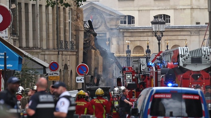 Παρίσι: Ισχυρή έκρηξη ακούστηκε σε όλη την πόλη – Πληροφορίες για 29 τραυματίες, αγνοούνται 2