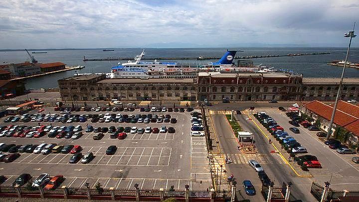 Θεσσαλονίκη: Εργατικό ατύχημα στο λιμάνι-Υπάλληλος τραυματίστηκε από θραύσμα γυαλιού