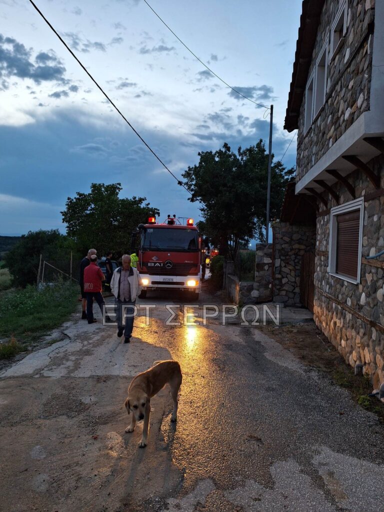 Σέρρες: Σπίτι κάηκε ολοσχερώς από κεραυνό στο Αηδονοχώρι (video)