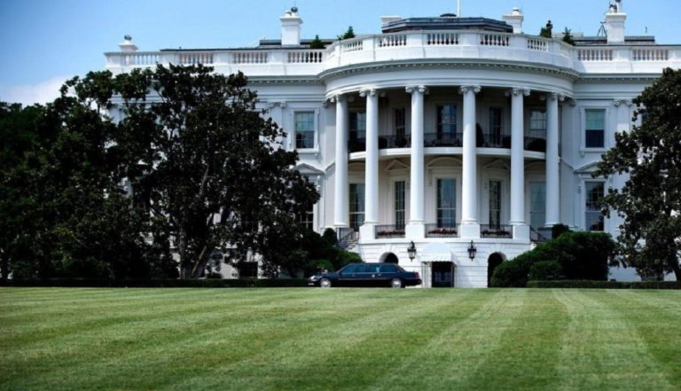 Ο Τζο Μπάιντεν προσκάλεσε την Τζόρτζια Μελόνι να επισκεφθεί τον Λευκό Οίκο