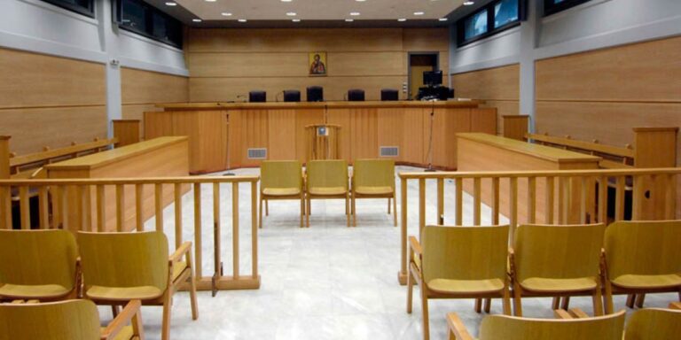Μήνυση εναντίον του προέδρου των Σπαρτιατών από ανεξαρτητοποιηθέντα βουλευτή για ψευδή κατάθεση και συκοφαντική δυσφήμιση