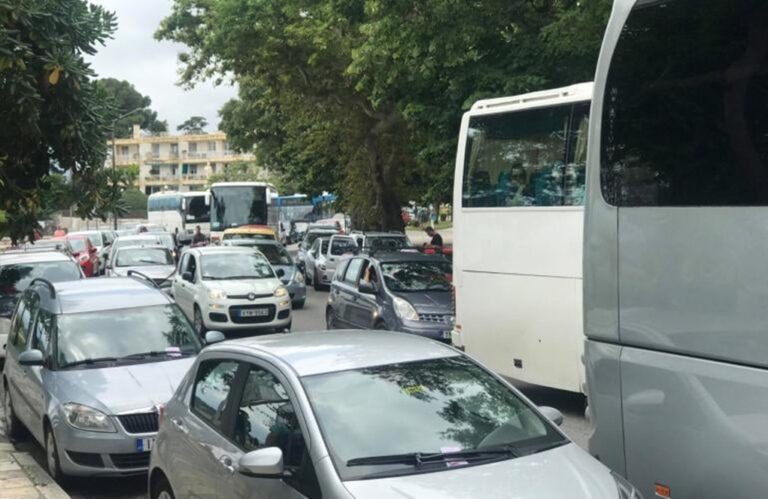 Κέρκυρα: Κυκλοφοριακές ρυθμίσεις από μέσα Ιουλίου λόγω αυξημένης κίνησης