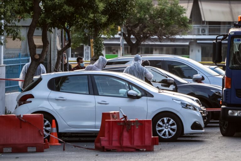 Κλεμμένο αυτοκίνητο με βαρύ οπλισμό εντοπίστηκε στον Νέο Κόσμο – Εξετάζεται αν συνδέεται με τη διπλή δολοφονία στον Κορυδαλλό