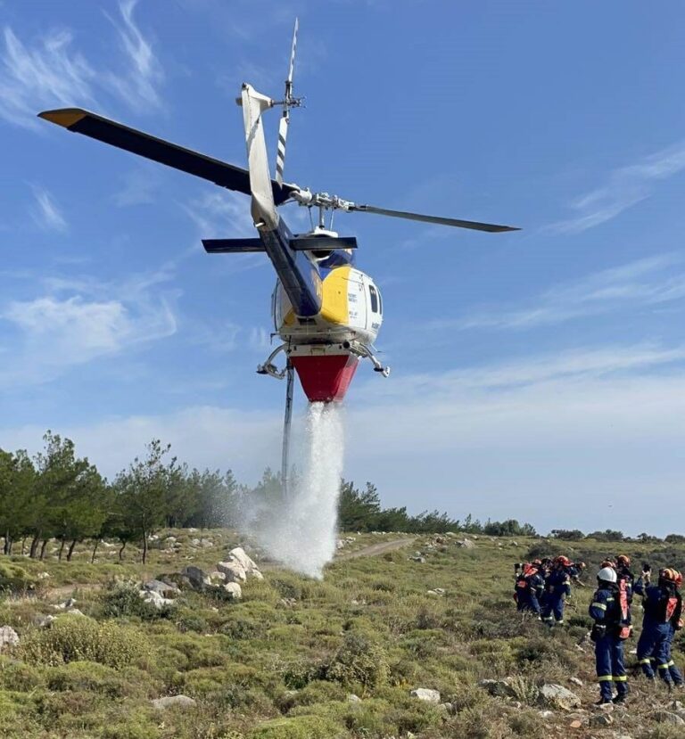 Ηράκλειο: Με δύο πυροσβεστικά ελικόπτερα ενισχύθηκε η Πυροσβεστική – Δοκιμαστική πτήση στο δάσος της Κέρης (βίντεο)