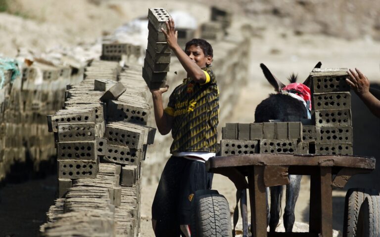 Μαρόκο: Έξι στα δέκα παιδιά εργάζονται σε επικίνδυνες δουλειές