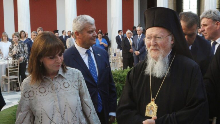 Δήμος Πύργου: Επίτιμοι Δημότες η Πρόεδρος της Δημοκρατίας και ο Οικουμενικός Πατριάρχης Βαρθολομαίος