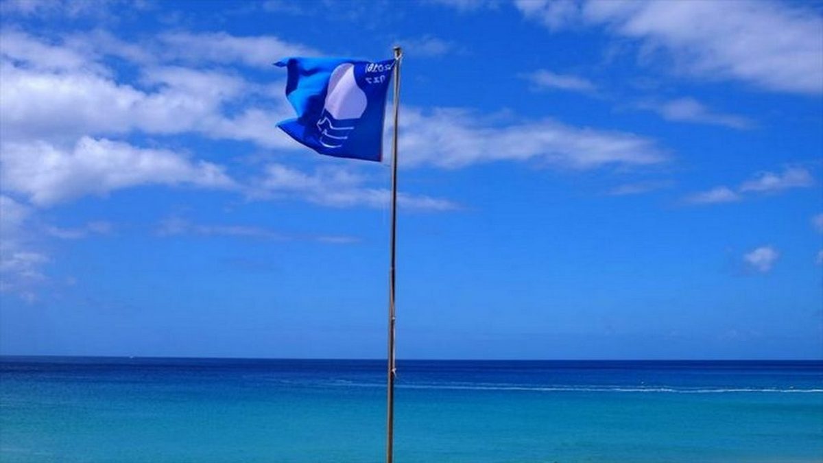 Αφαιρέθηκαν έξι γαλάζιες σημαίες από παραλίες της Ρόδου