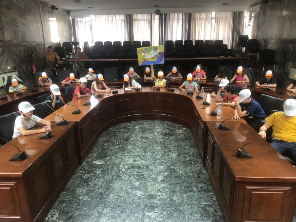 Λάρισα: Μικροί κατασκηνωτές – μικροί δημοτικοί σύμβουλοι