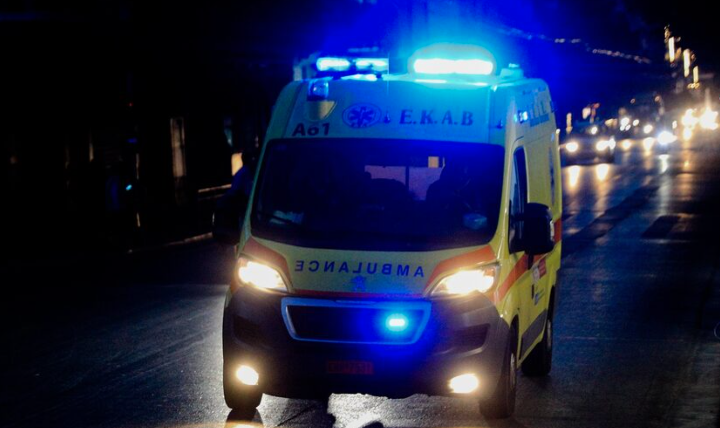 Θεσσαλονίκη: ΙΧ συγκρούστηκε με φορτηγό στον Βαθύλακκο-Απεγκλωβισμός τραυματία