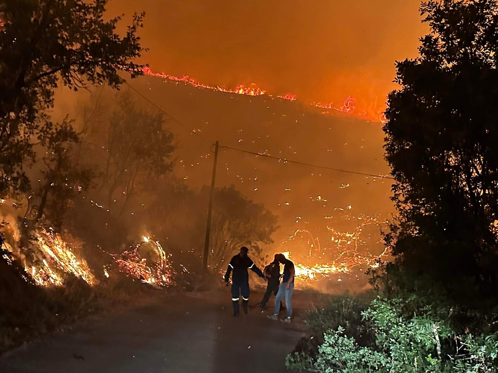 Κέρκυρα: Δύο τα ενεργά μέτωπα της φωτιάς – Έχει κάψει 20 χιλιάδες στρέμματα