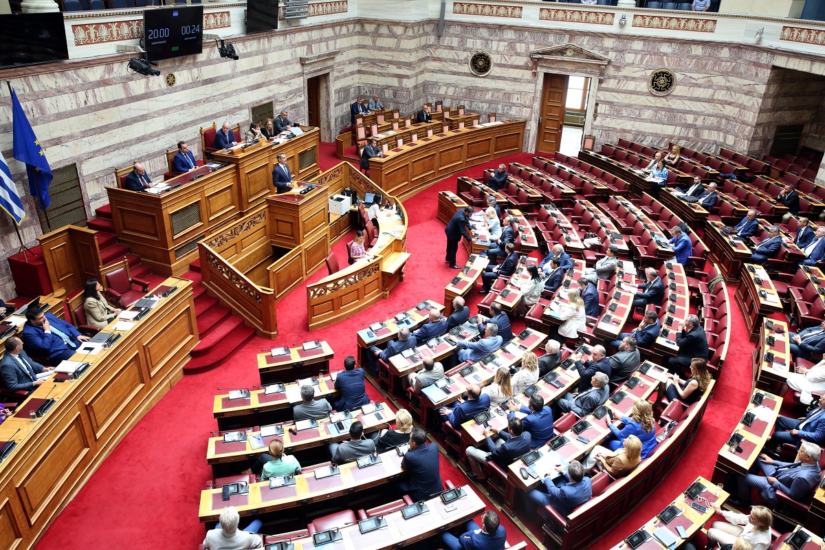 Ψηφίστηκε με ευρεία πλειοψηφία το ν/σ για την ψήφο των Ελλήνων του εξωτερικού