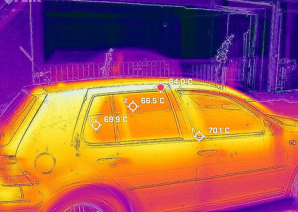 Μέχρι 84 βαθμούς κατέγραψε θερμική κάμερα στην οροφή αυτοκινήτου