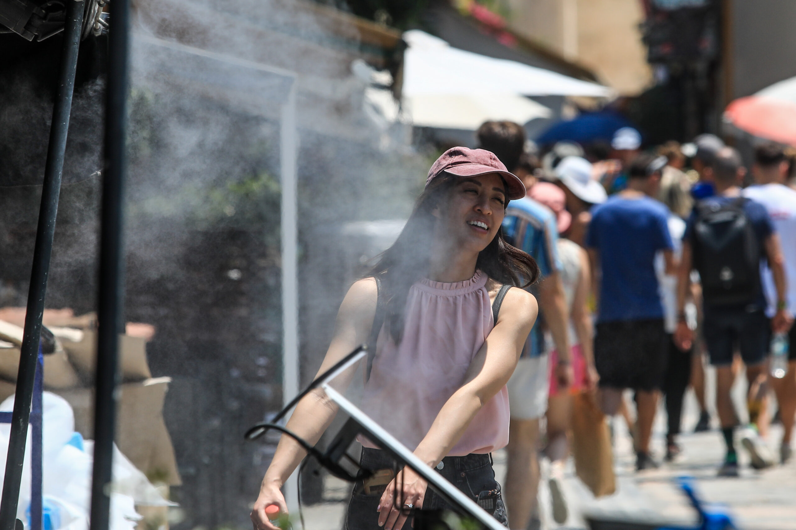 Βράζει η χώρα λόγω «Κλέωνος» – Με τους 44°C θα  «φλερτάρει» το Σάββατο ο υδράργυρος