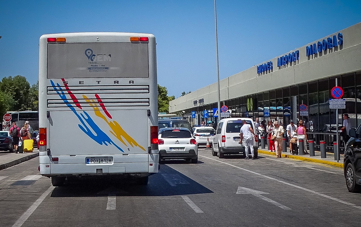 Αεροσκάφη από τη Βρετανία έφυγαν άδεια για επαναπατρισμό τουριστών από Ρόδο επιβεβαίωσε ο υφ. Εξωτερικών