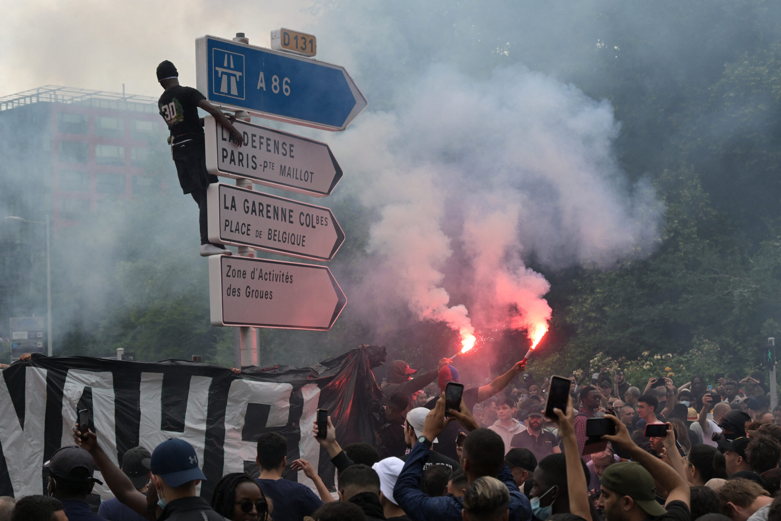 Δολοφονία 17χρονου: Στη δίνη της βίας η Γαλλία – Ένα βήμα πριν την επιβολή κατάστασης εκτάκτου ανάγκης