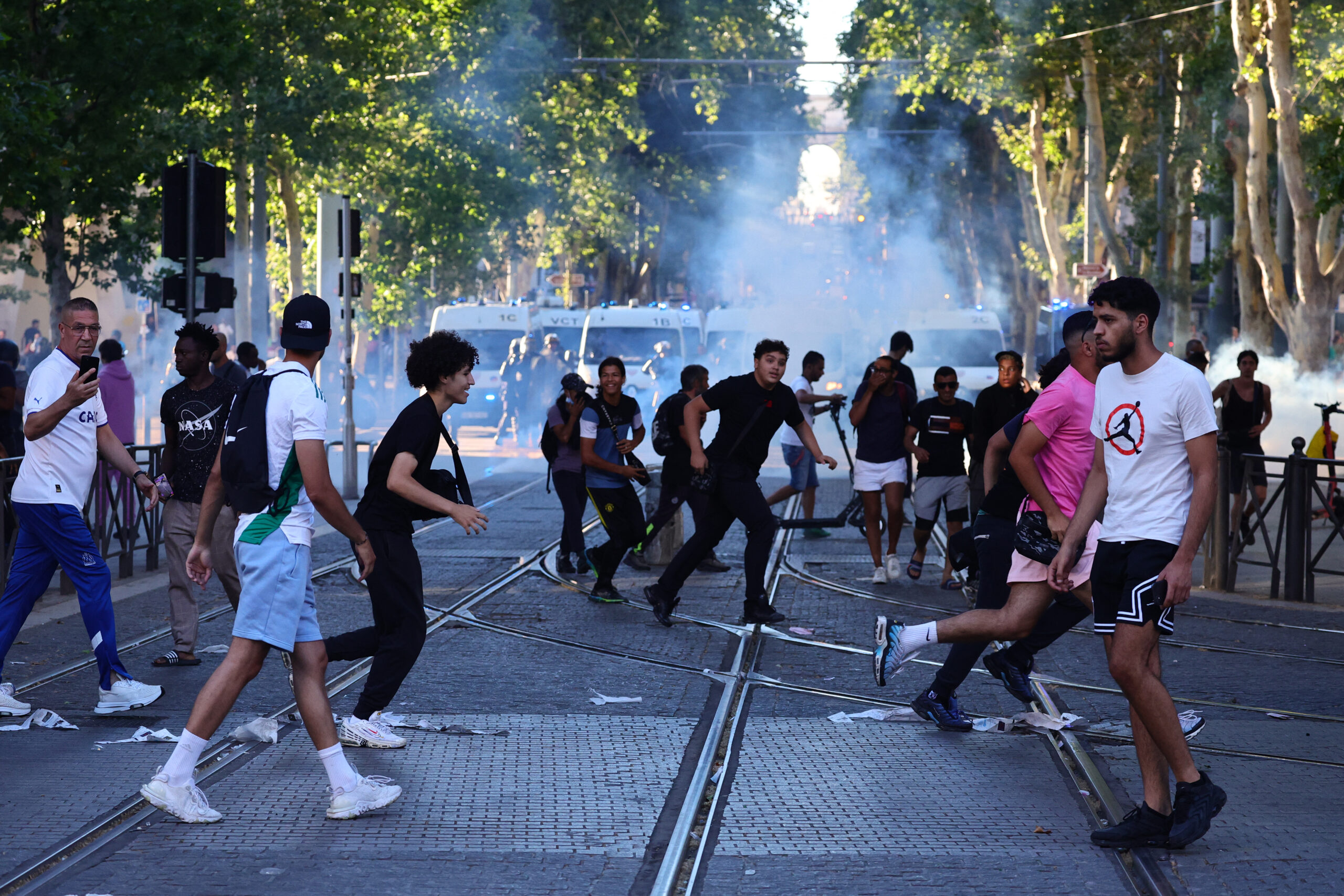 Δολοφονία 17χρονου στη Γαλλία: Παραμένουν σε κατάσταση πολιορκίας μεγάλες πόλεις