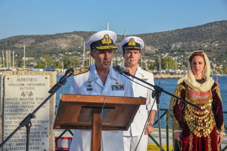 Παρουσία Αρχηγού ΓΕΝ στα Αποκαλυπτήρια του Μνημείου Σαλαμίνιων Πεσόντων Στρατού και Ναυτικού