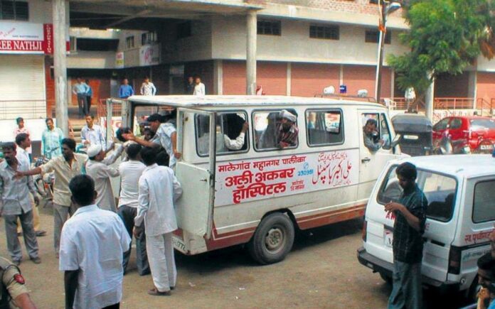 Ινδία: Τουλάχιστον 25 νεκροί από πυρκαγιά σε λεωφορείο