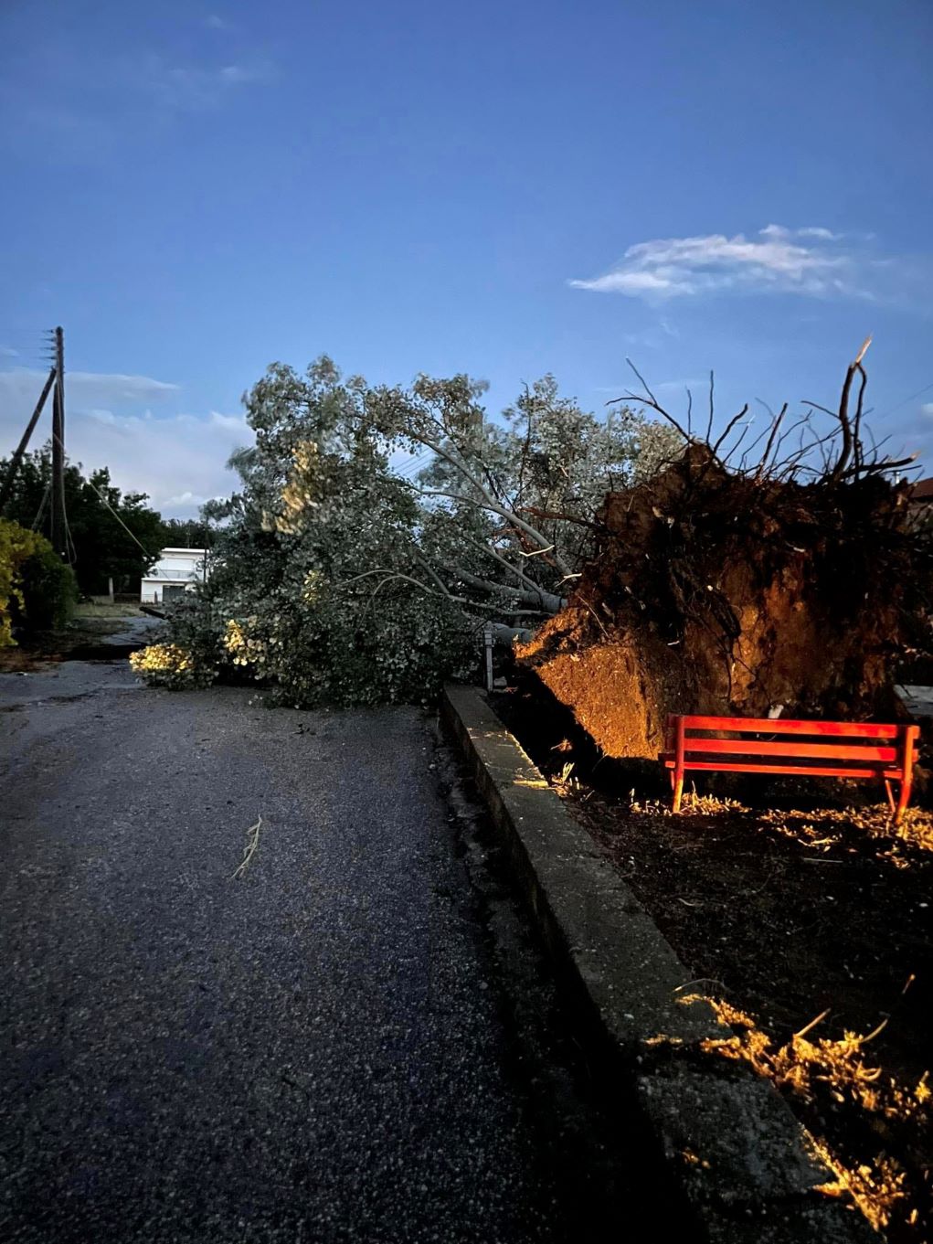 Χωρίς ρεύμα και νερό κοινότητες στην Π.Ε. Σερρών από το χθεσινό δυνατό μπουρίνι