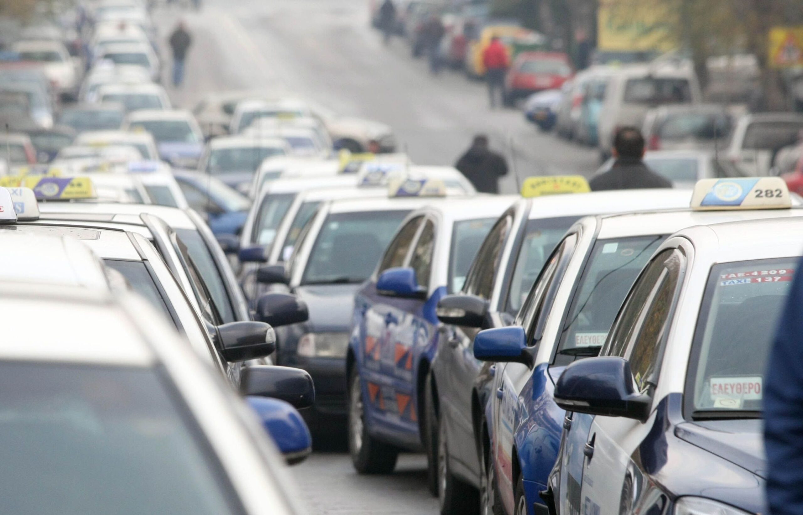 Θεσσαλονίκη: Υποκλοπή μεταφορικού έργου από ηλεκτρονική πλατφόρμα με έδρα την Κύπρο καταγγέλλουν επαγγελματίες οδηγοί ταξί