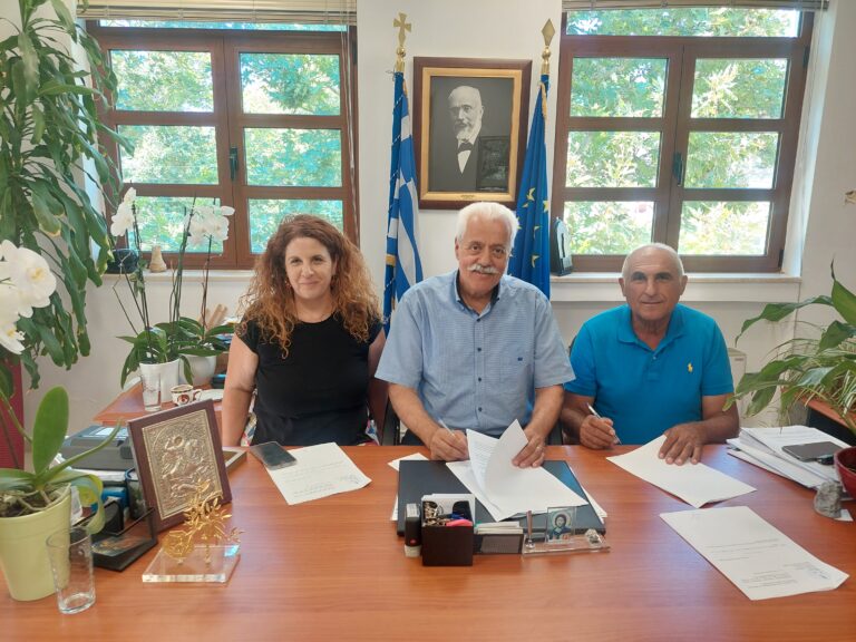 Υπογραφή σύμβασης για τη βελτίωση της αγροτικής οδοποιίας στον Δήμο Αποκόρωνα