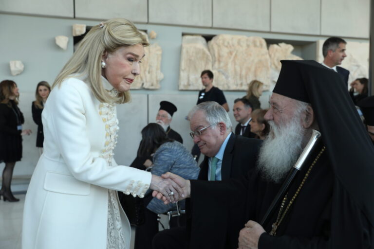 Αρχιεπίσκοπος για Μαριάννα Β. Βαρδινογιάννη: «Η ζωή και οι αγώνες της θα αποτελούν πρότυπο για τις επόμενες γενιές»