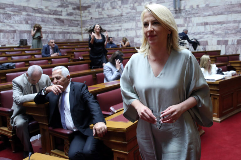 Μάτι: Αναβλήθηκε η δίκη για τους 11 εγκαυματίες λόγω ασυλίας της Δούρου