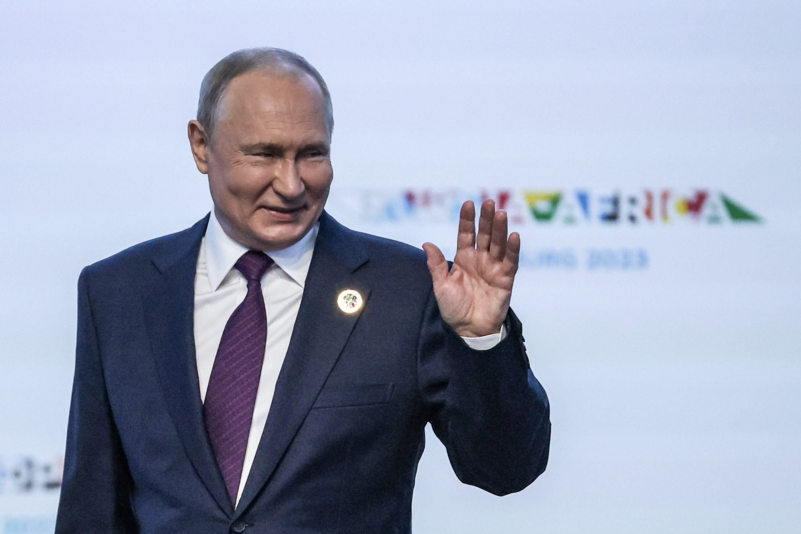 Ρωσία: Ο Πούτιν εξετάζει το ειρηνευτικό σχέδιο των Αφρικανών ηγετών για την Ουκρανία