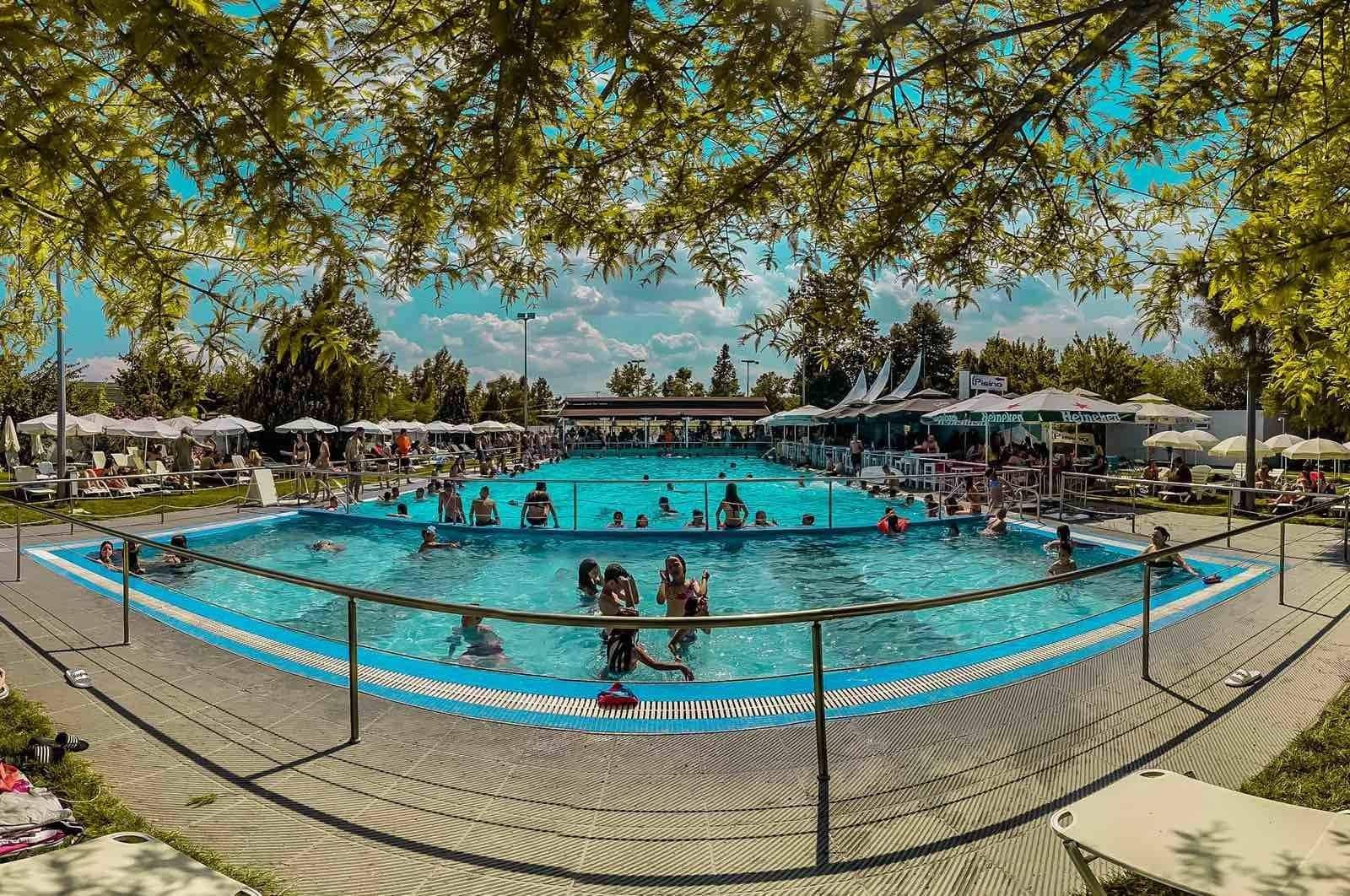 298536894_3455337941356827_965318950329789903_n Ανάσα δροσιάς στη δημοτική πισίνα της Νεάπολης