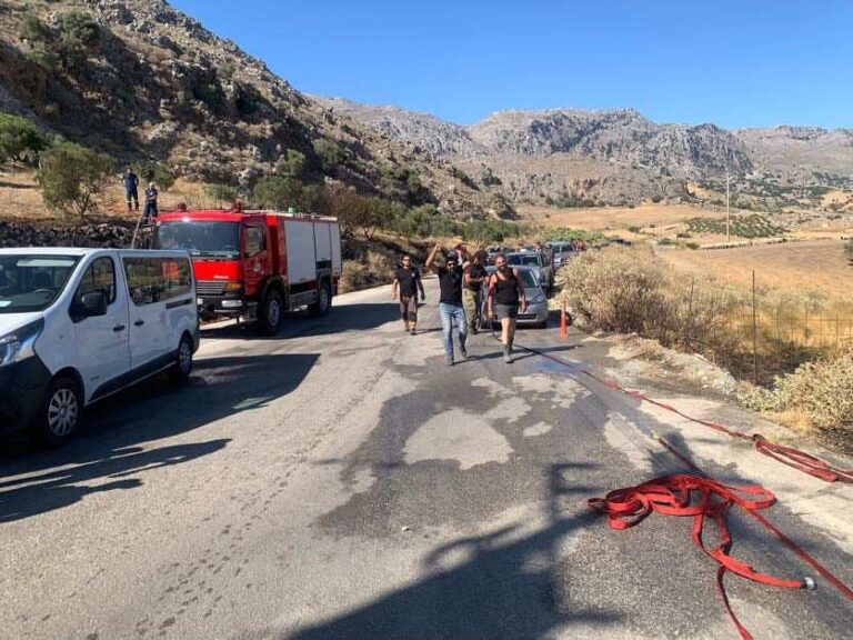 Υπό έλεγχο η φωτιά στον Δήμο Αγίου Βασιλείου