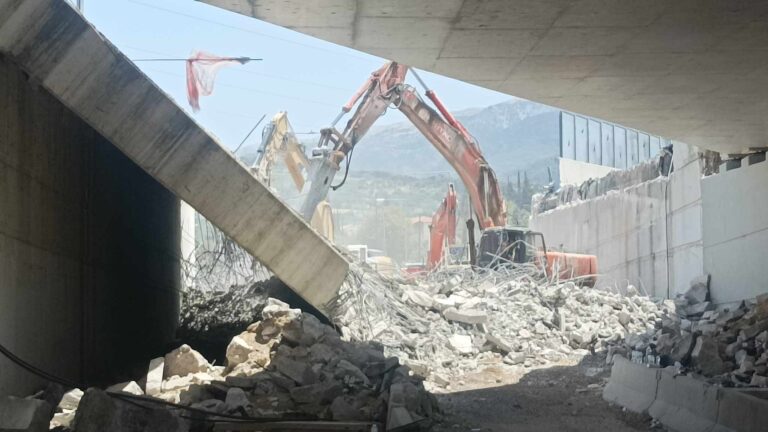 Κατάρρευση γέφυρας: Πέθανε 22χρονος που νοσηλευόταν – Στους δύο οι νεκροί της τραγωδίας