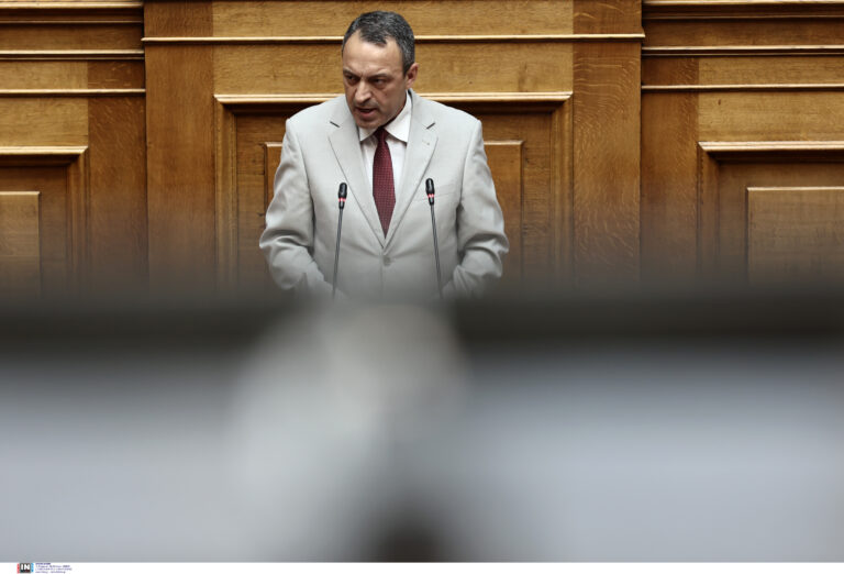 Από δυο χωριά… «Σπαρτιάτες» – Η απάντηση του Β. Στίγκα στους βουλευτές του που στήριξαν τον Κασιδιάρη