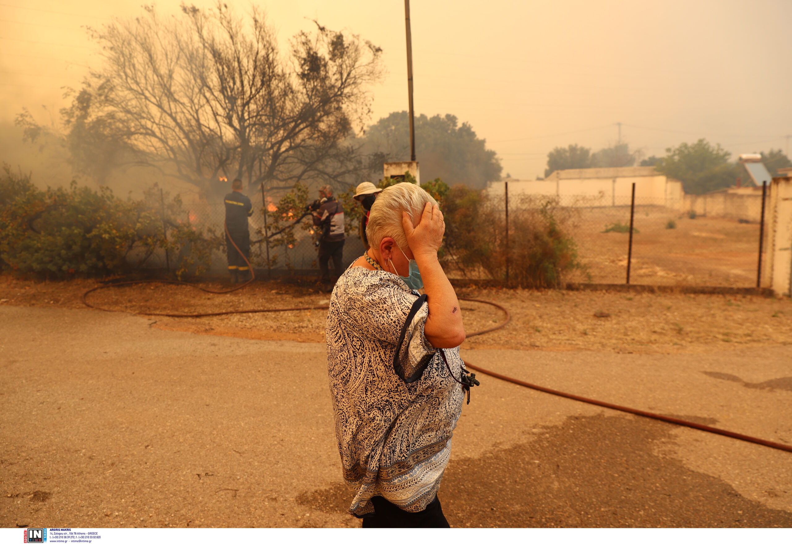 Μαίνεται η φωτιά στα Δερβενοχώρια, εκκενώθηκαν οικισμοί – Δοκιμάστηκαν οι κάτοικοι στη Μάνδρα