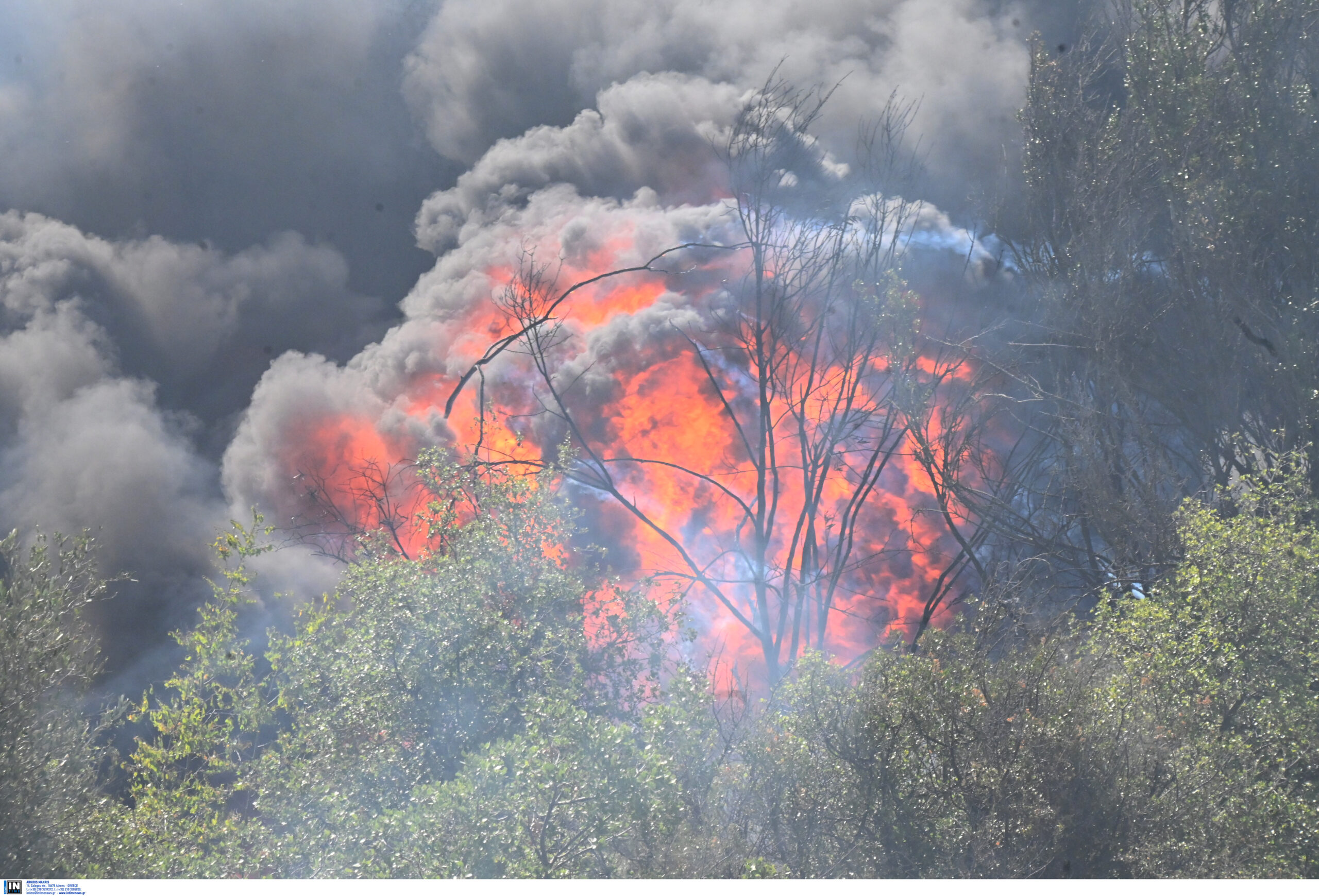 Περιοχή Καραμπά (Ν. Αγχίαλος): Νέα μεγάλη έκρηξη – Άμεση εκκένωση — Μετακινούν F16 σε άλλη βάση