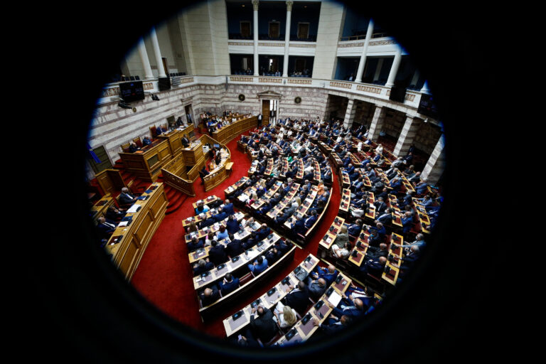 Πώς θα σχηματίσουν κοινοβουλευτική ομάδα οι Σπαρτιάτες – Τι αποκαλύπτει η συνταγματολόγος Ι. Καμτσίδου