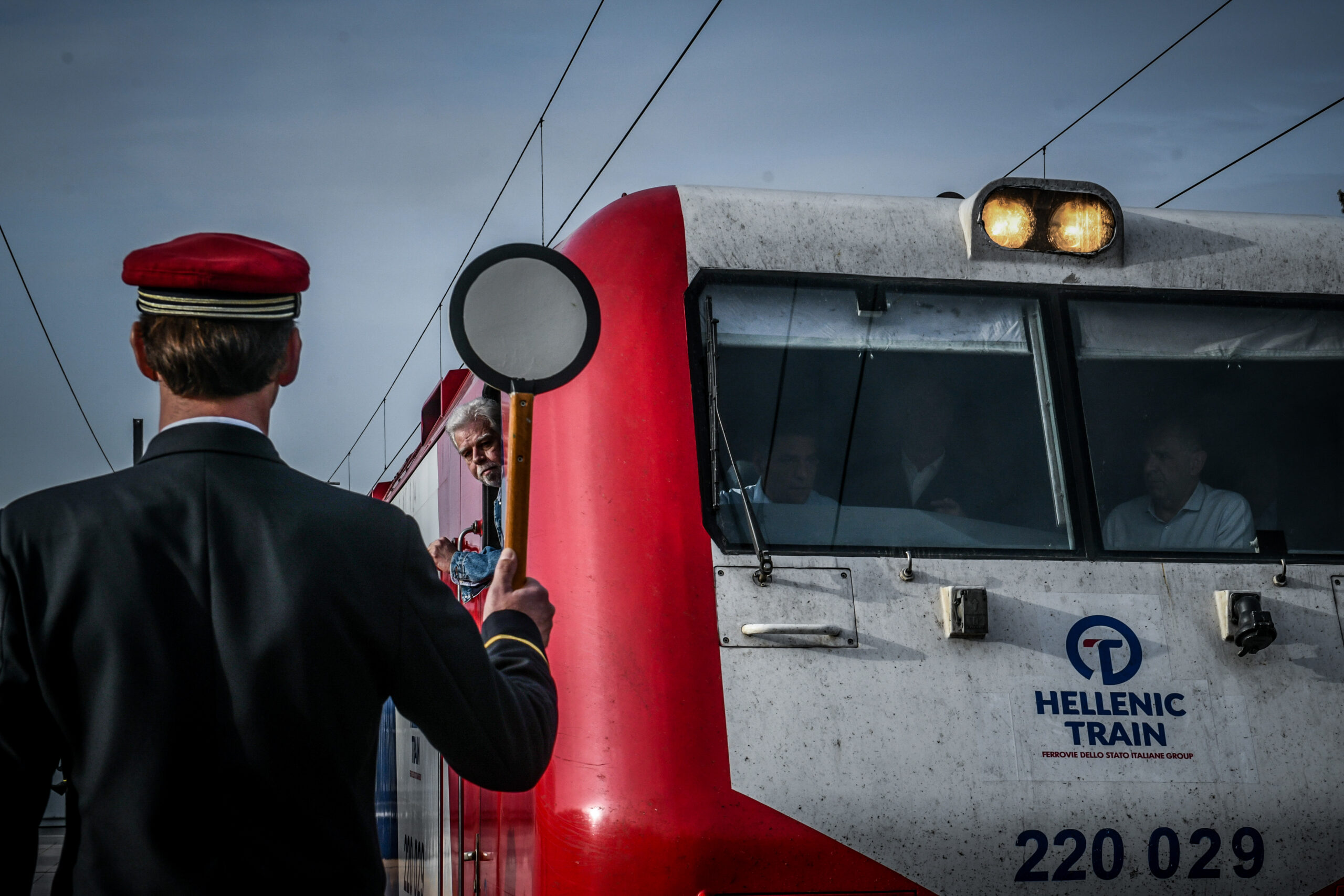 [360457] ΕΠΑΝΕΚΚΙΝΗΣΗ ΤΩΝ ΔΡΟΜΟΛΟΓΙΩΝ ΤΟΥ INTERCITY ΜΕ ΕΠΙΒΑΤΕΣ ΤΟΝ ΥΠΟΥΡΓΟ ΕΠΙΚΡΑΤΕΙΑΣ ΓΙΩΡΓΟ ΓΕΡΑΠΕΤΡΙΤΗ ΚΑΙ ΣΤΕΛΕΧΗ ΤΗΣ HELLENIC TRAIN(ΤΑΤΙΑΝΑ ΜΠΟΛΑΡΗ/EUROKINISSI)