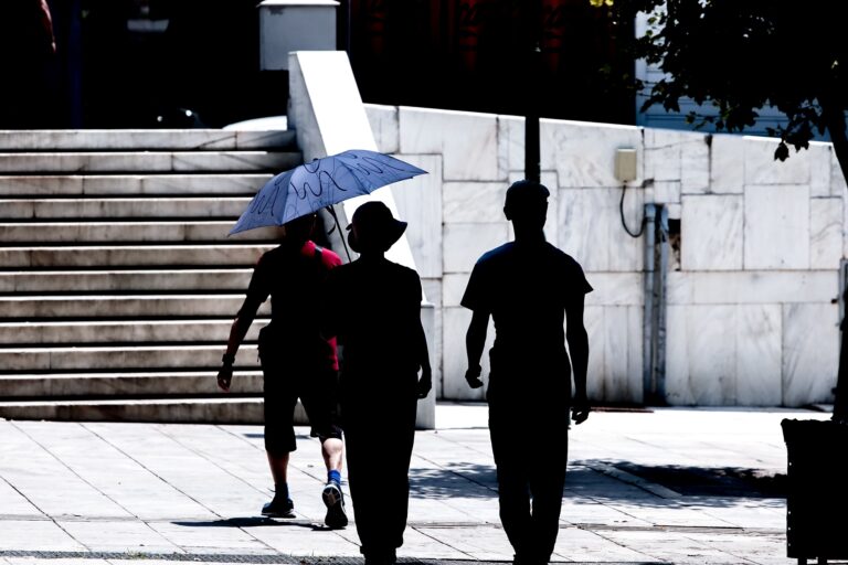 Ο καιρός με τον Π. Γιαννόπουλο: Ανάσες δροσιάς Κυριακή και Δευτέρα, καύσωνας από την Τετάρτη (video)