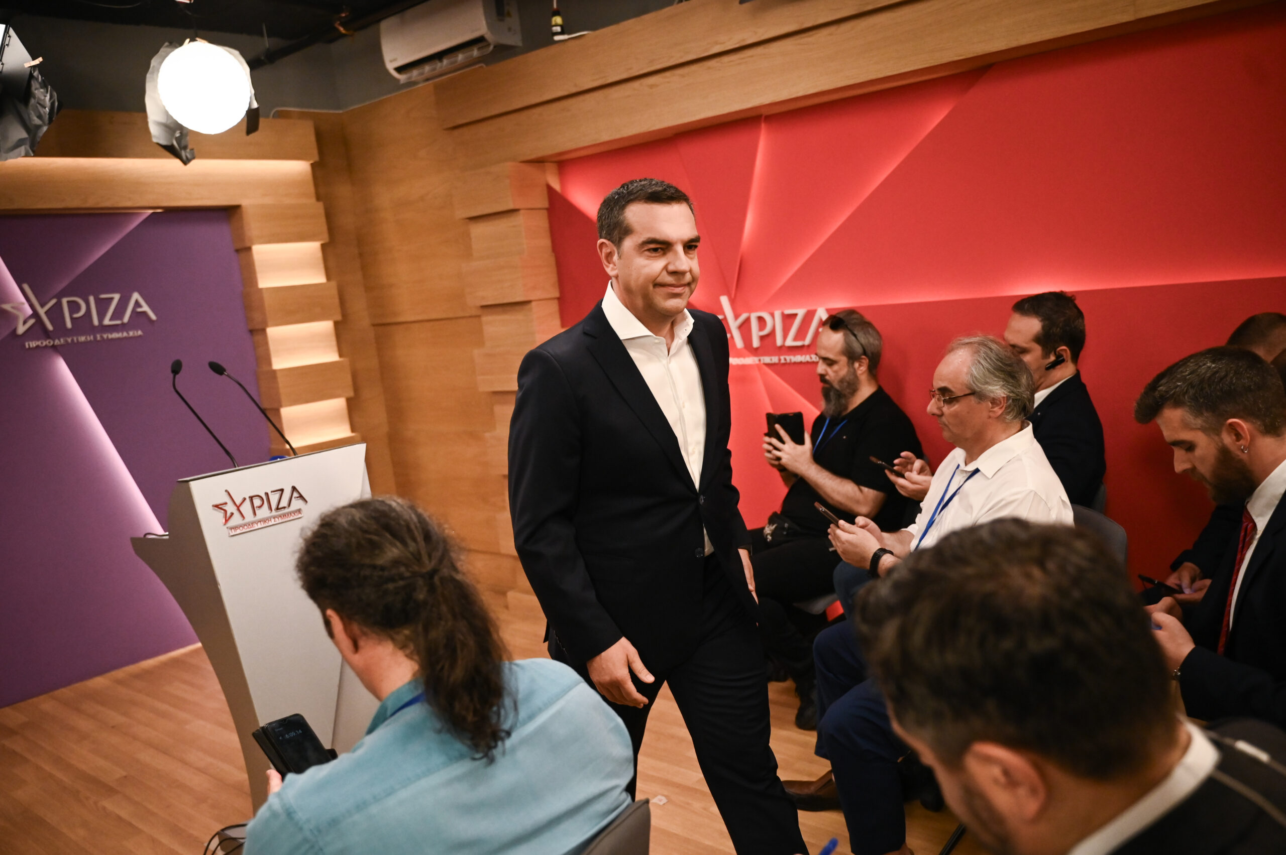 ΕΘΝΙΚΕΣ ΕΚΛΟΓΕΣ 2023 / ΑΝΑΚΟΙΝΩΣΗ ΤΩΝ ΑΠΟΤΕΛΕΣΜΑΤΩΝ ΣΤΑ ΓΡΑΦΕΙΑ ΤΟΥ ΣΥΡΙΖΑ - ΠΡΟΟΔΕΥΤΙΚΗ ΣΥΜΜΑΧΙΑ (Pool/AFP/Angelos Tzortzinis)