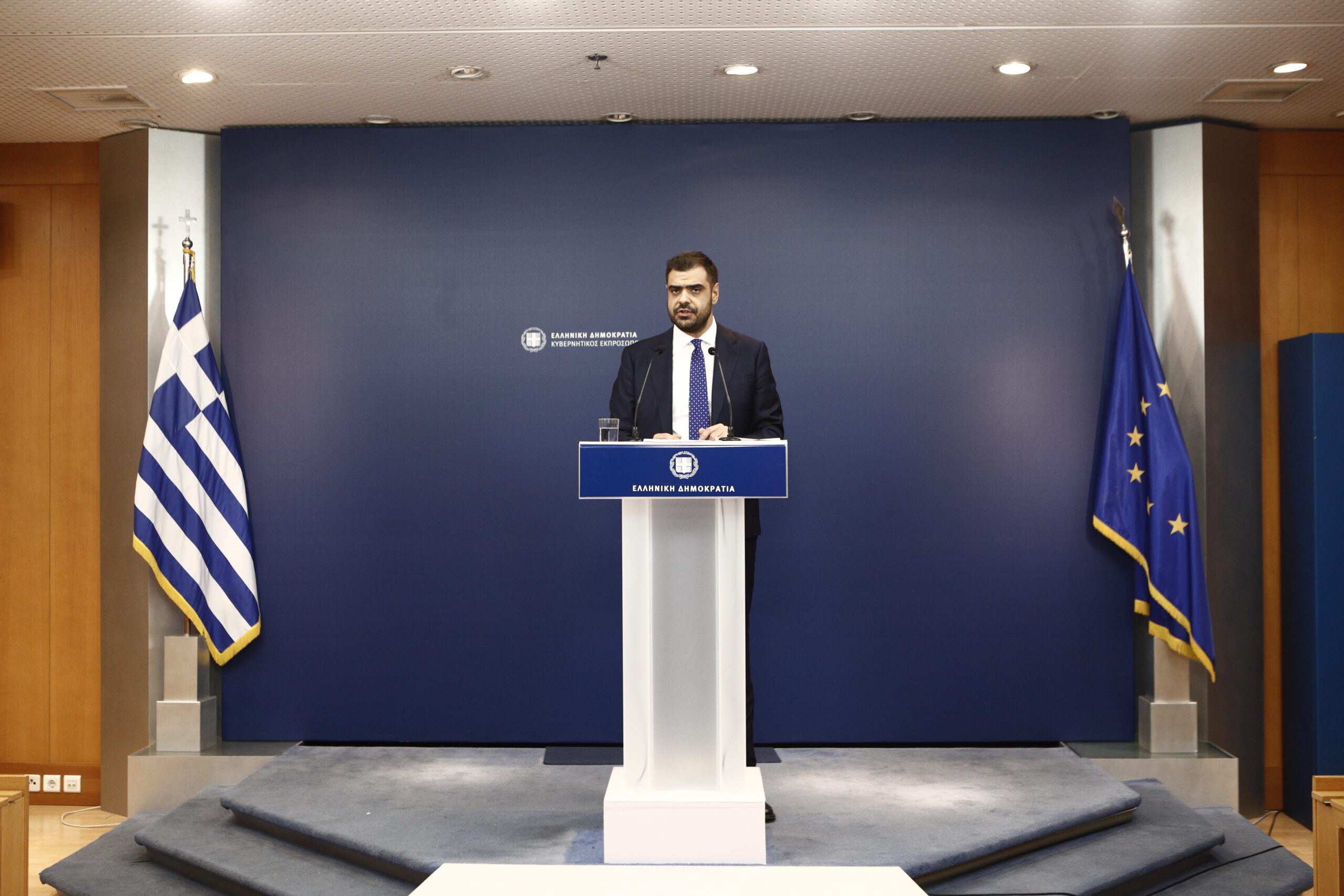 [362323] ΕΝΗΜΕΡΩΣΗ ΤΩΝ ΠΟΛΙΤΙΚΩΝ ΣΥΝΤΑΚΤΩΝ ΑΠΟ ΤΟΝ ΚΥΒΕΡΝΗΤΙΚΟ ΕΚΠΡΟΣΩΠΟ ΠΑΥΛΟ ΜΑΡΙΝΑΚΗ(ΣΩΤΗΡΗΣ ΔΗΜΗΤΡΟΠΟΥΛΟΣ/EUROKINISSI)