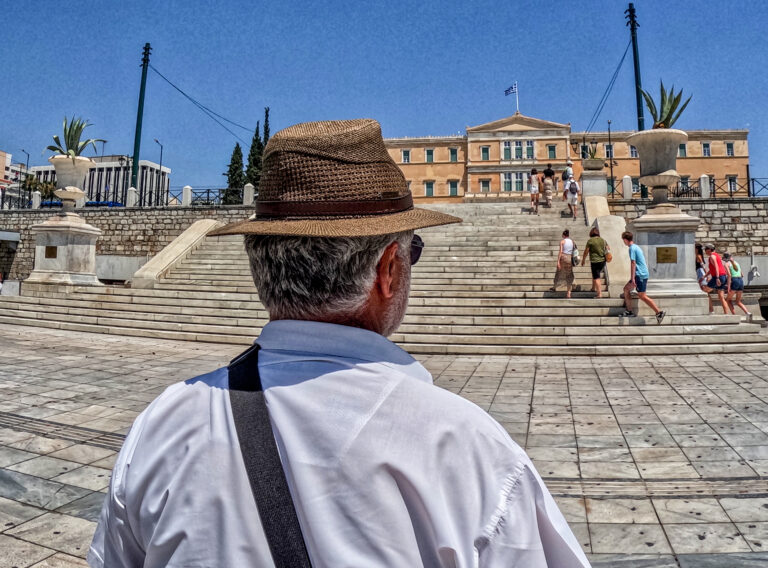 Καιρός: Eπιστροφή στο καλοκαίρι – Λίγες μπόρες, κυρίως στα ορεινά