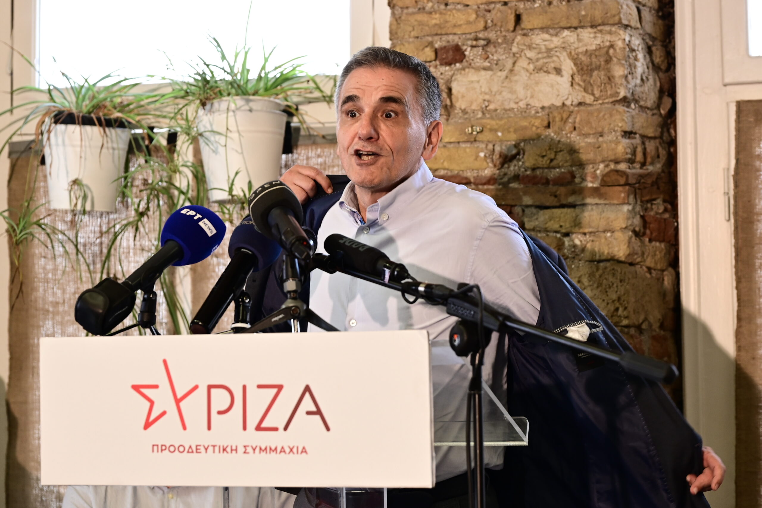 [362533] ΑΝΑΚΟΙΝΩΣΗ ΤΗΣ ΥΠΟΨΗΦΙΟΤΗΤΑΣ ΓΙΑ ΤΗΝ ΠΡΟΕΔΡΙΑ ΤΟΥ ΣΥΡΙΖΑ ΑΠΟ ΤΟΝ ΕΥΚΛΕΙΔΗ ΤΣΑΚΑΛΩΤΟ(ΜΙΧΑΛΗΣ ΚΑΡΑΓΙΑΝΝΗΣ/EUROKINISSI)