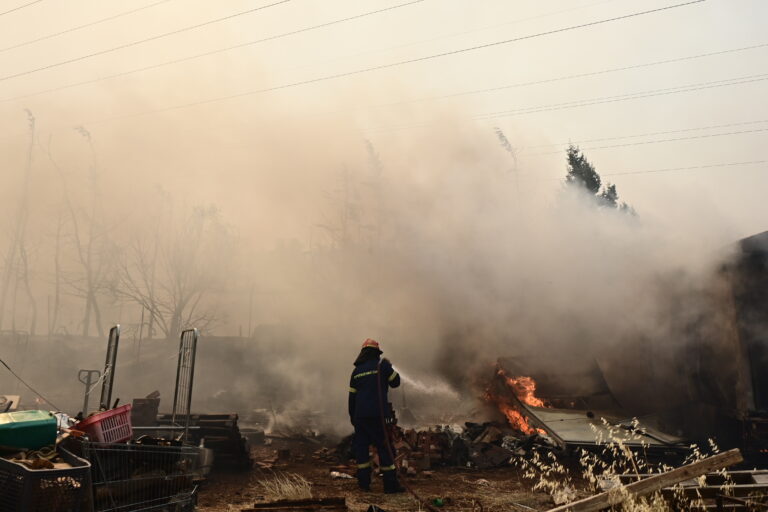Πυρκαγιές: Ανακλήθηκαν οι άδειες στο Πυροσβεστικό Σώμα
