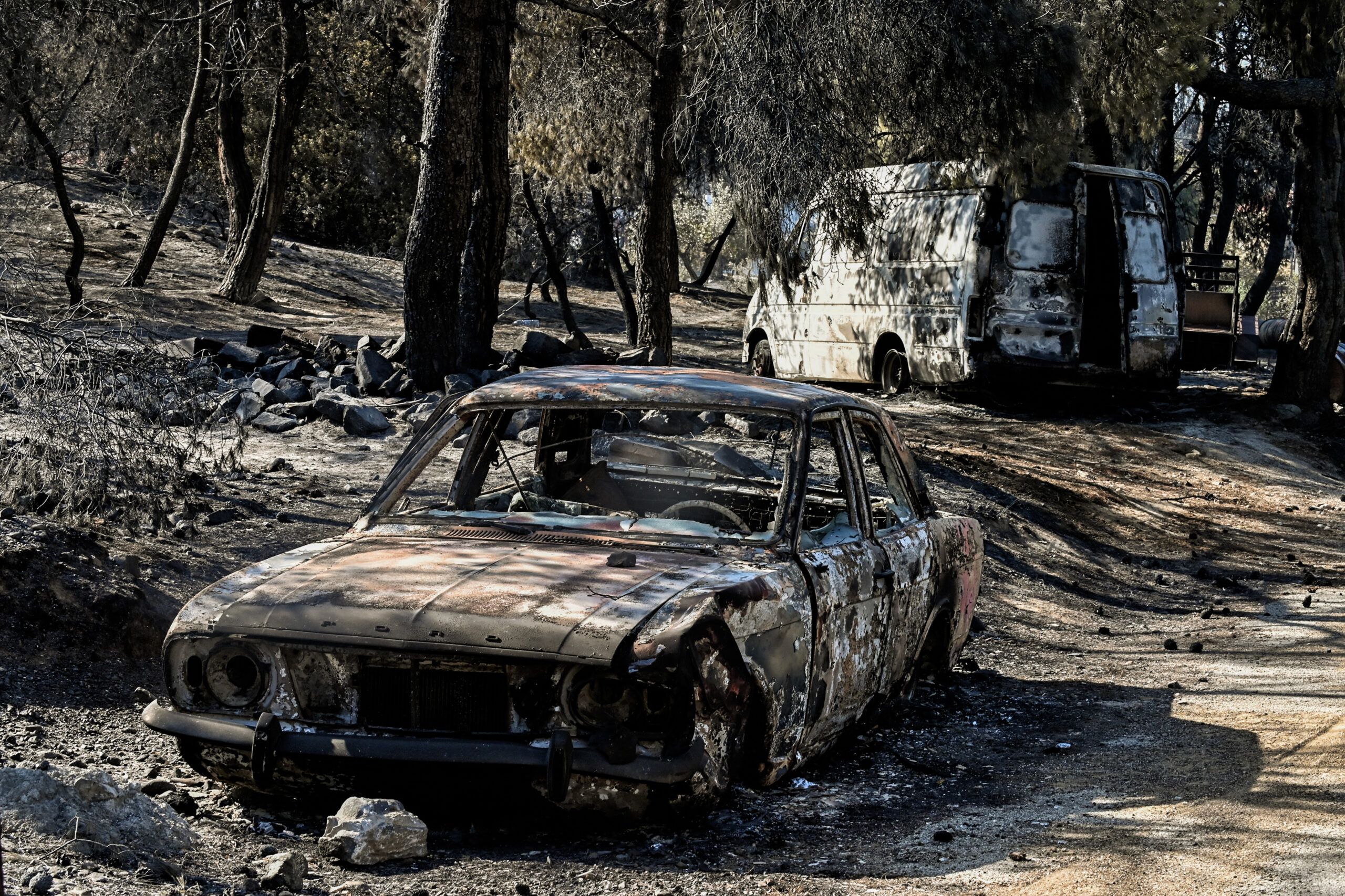 Οριοθετημένη και ελεγχόμενη η φωτιά στο Λουτράκι: Στάχτη πάνω από 40 σπίτια και 15.000 στρέμματα