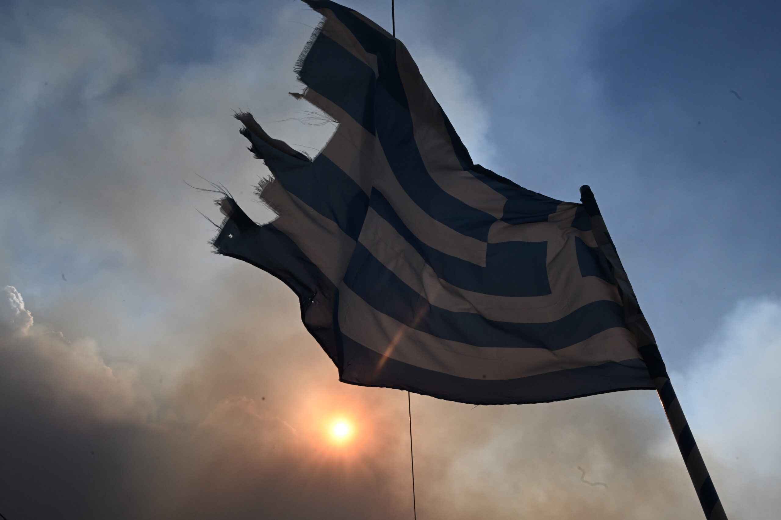 [362595] ΠΥΡΚΑΓΙΑ ΣΤΗΝ ΝΕΑ ΖΩΗ ΑΣΠΡΟΠΥΡΓΟΥ (ΤΑΤΙΑΝΑ ΜΠΟΛΑΡΗ/EUROKINISSI)