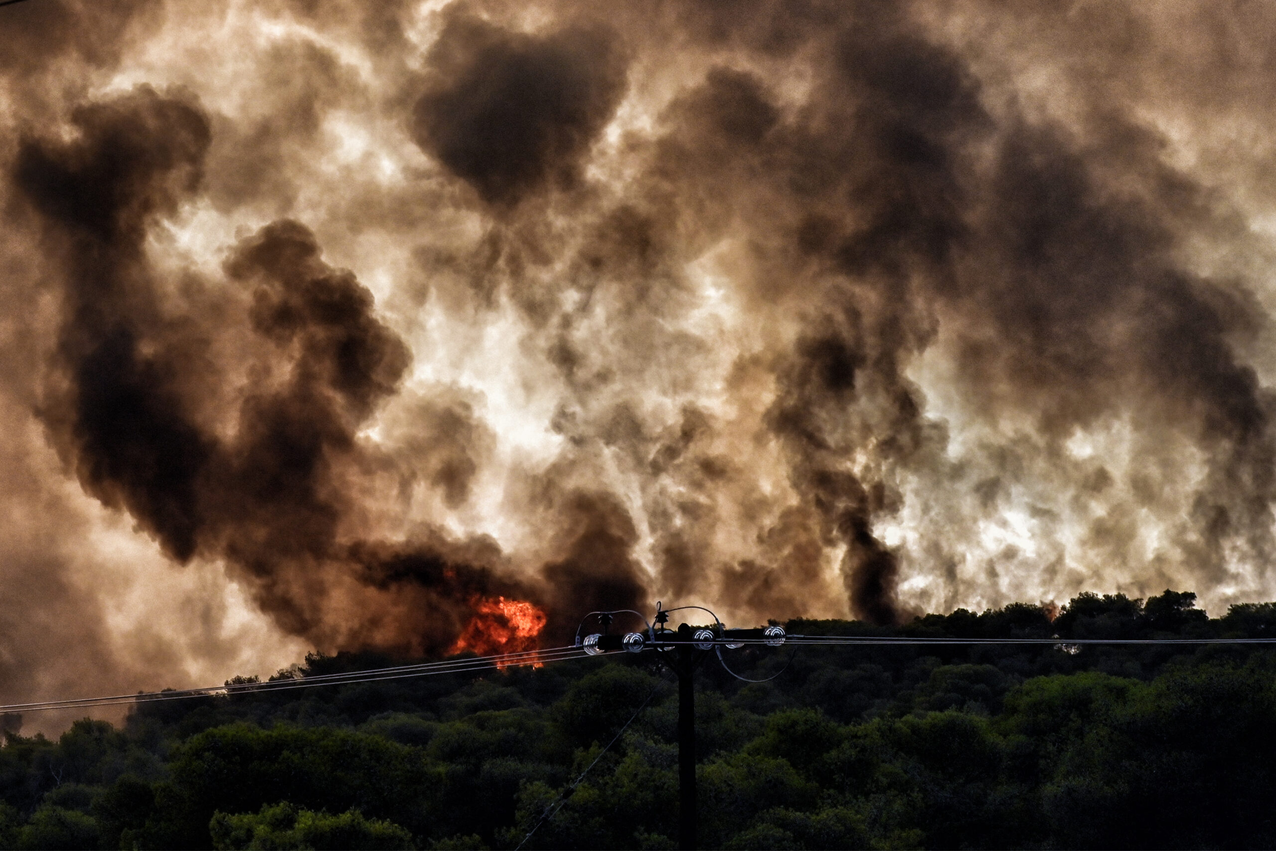 Live η ενημέρωση της Πυροσβεστικής για τα πύρινα μέτωπα